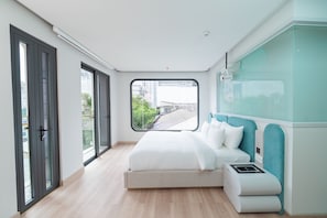 Frigobar, cofres nos quartos, Wi-Fi de cortesia, roupa de cama