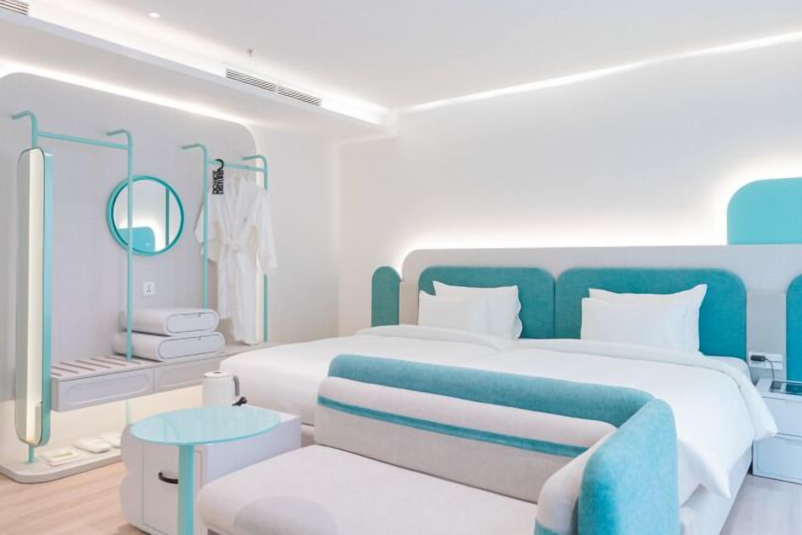 Minibar, Zimmersafe, Schreibtisch, kostenloses WLAN