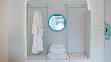 Minibar, in-room safe, free WiFi, bed sheets