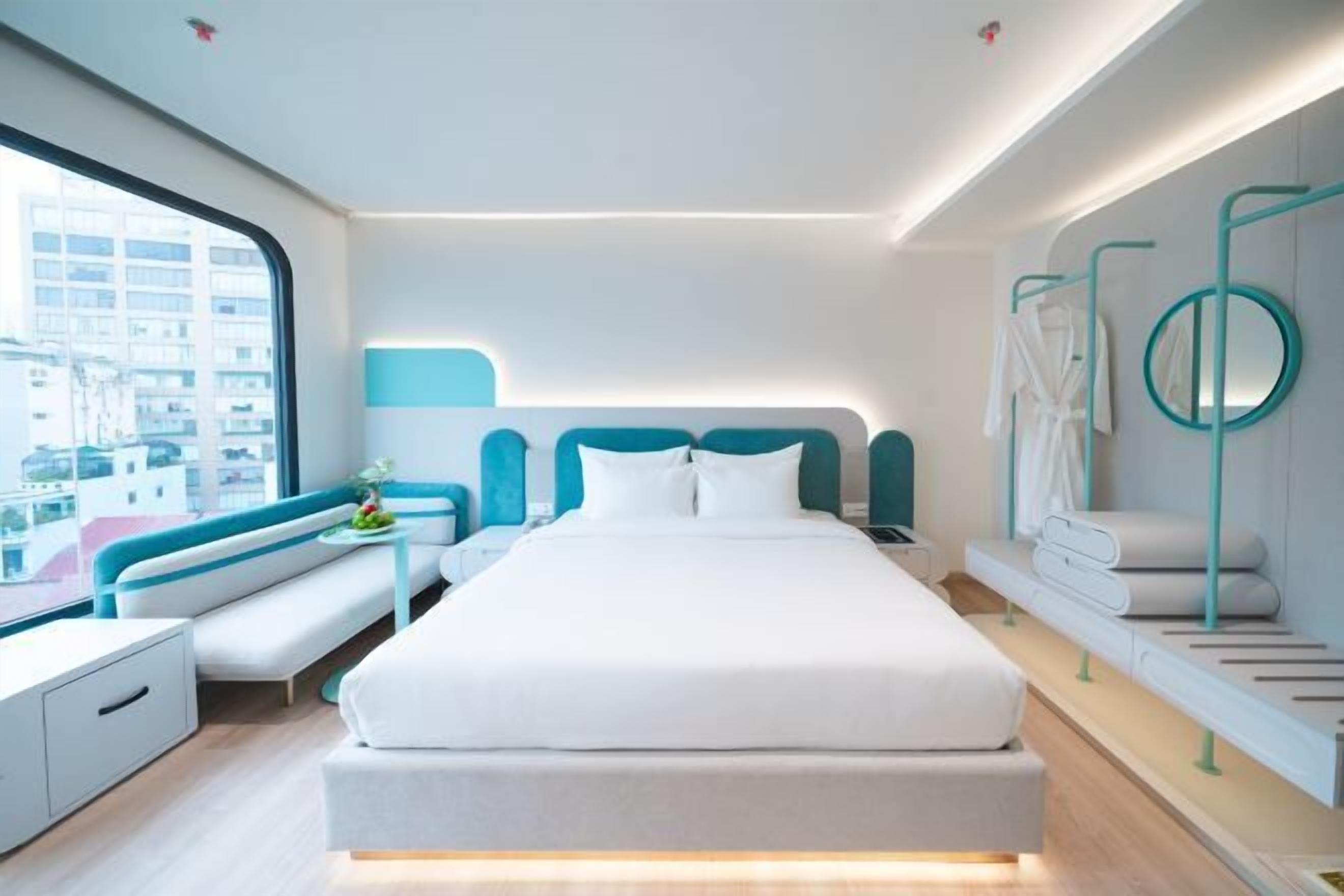 Minibar, Zimmersafe, Schreibtisch, kostenloses WLAN