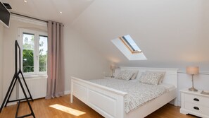 3 chambres, fer et planche à repasser, accès au Wi-Fi (inclus)