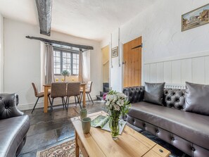 TV, fireplace - 2 bedroom accommodation in Umberleigh (Umberleigh)
