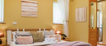 5 bedroom accommodation in Gamston, near Nottingham