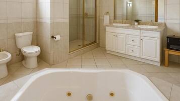 Ducha, artículos de tocador gratuitos, toallas, jabón