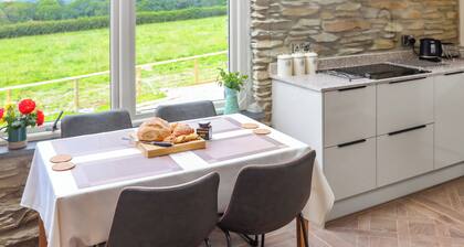 1 bedroom accommodation in Clynderwen, near Preseli Hills