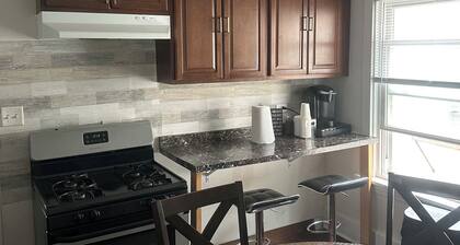 Spacious 3-bedroom apartment with WiFi, AC in safe area in Cicero IL.
