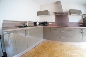 Fridge, microwave, oven, dishwasher