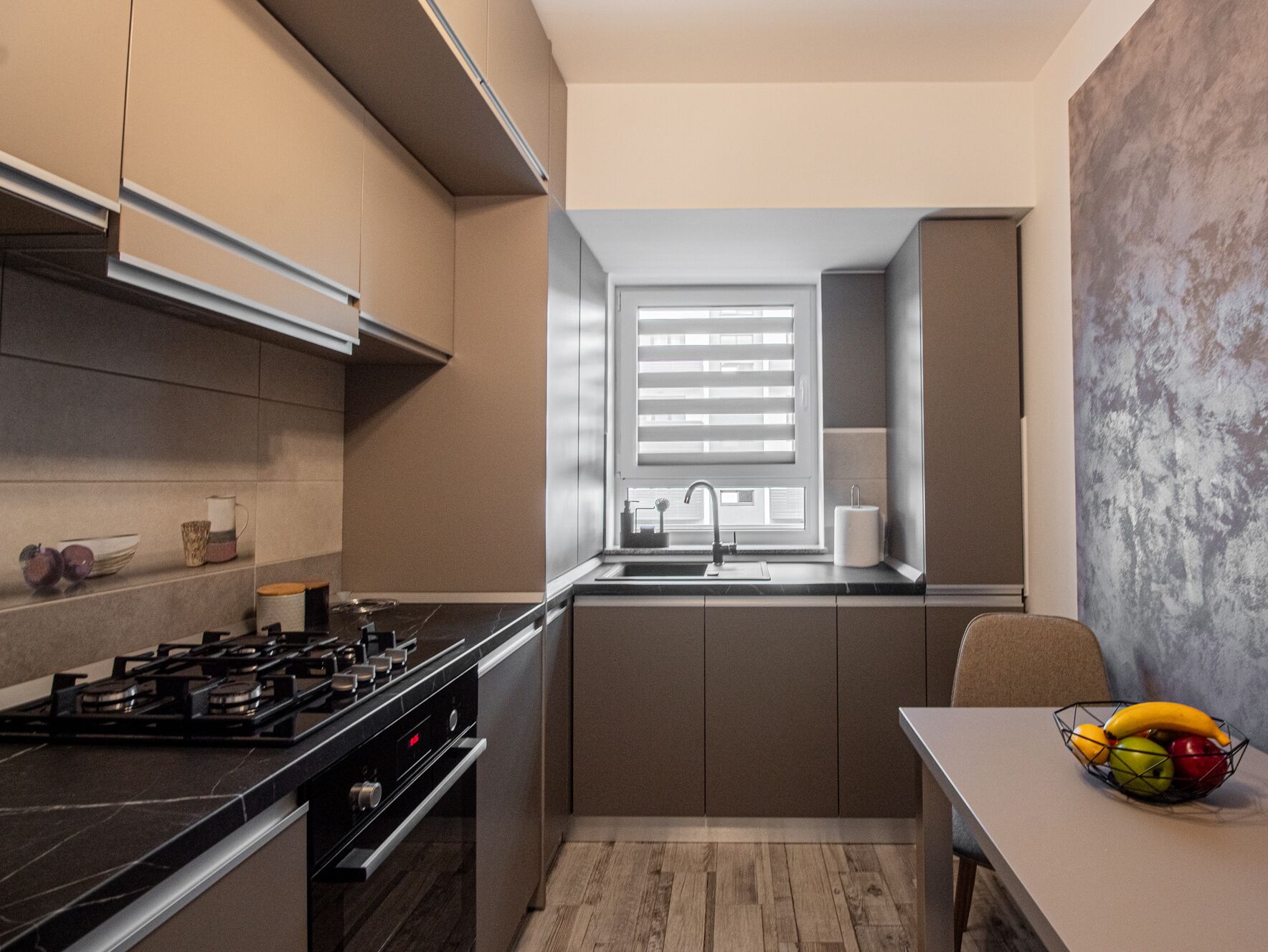 豪華公寓 | 私人廚房 | 大型冰箱、微波爐、烤箱、爐台