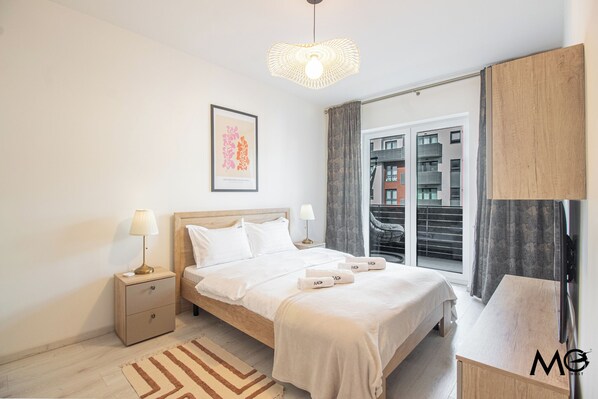 Deluxe Apartment | Premium bedding, memory foam beds, blackout drapes, soundproofing - MoHost - Lube (Brasov)
