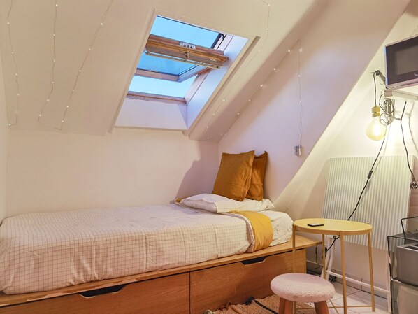 1 غرفة نوم ومكواة/لوح كي وواي فاي وملاءات أسرّة