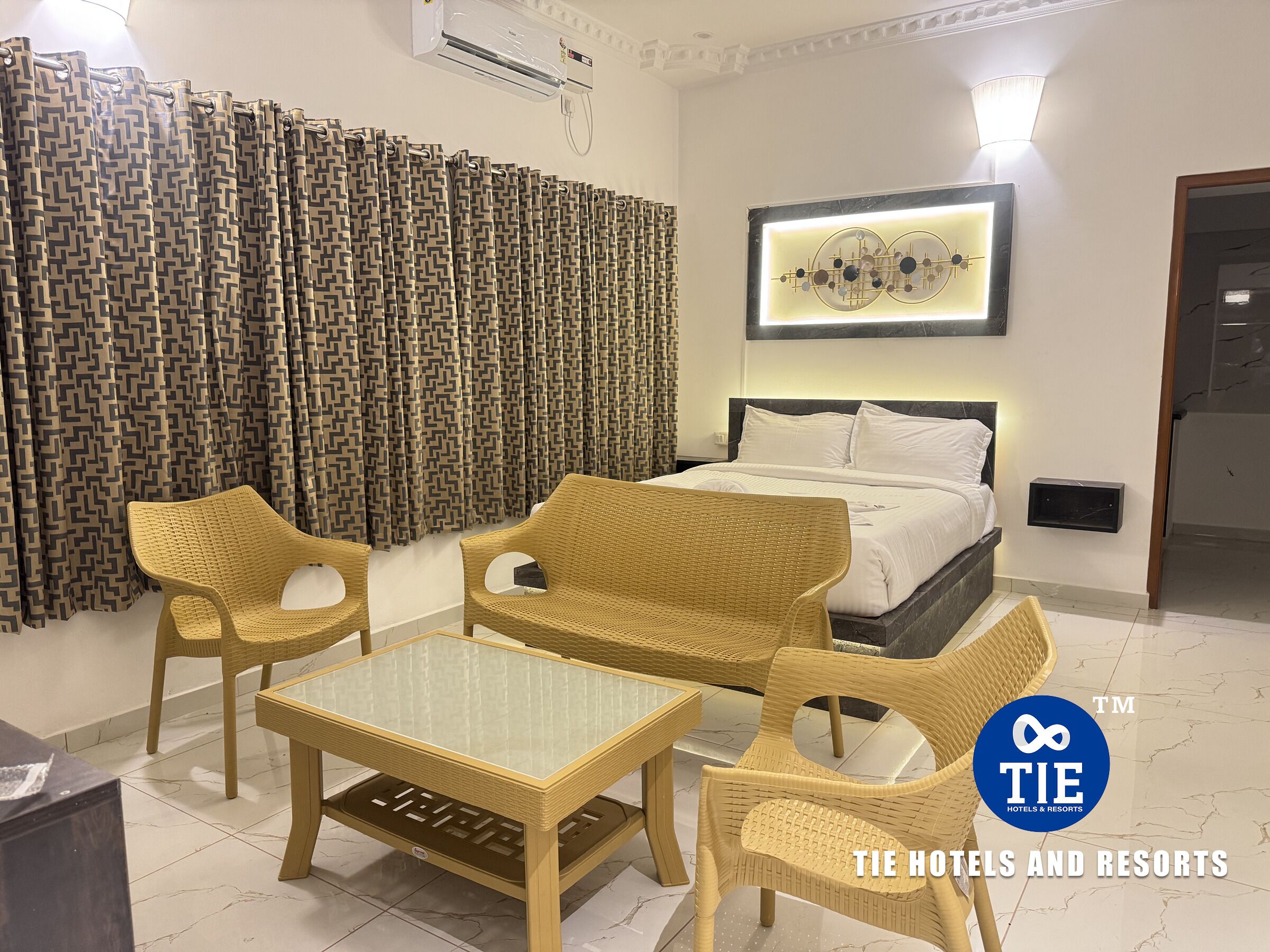 Individually decorated, individually furnished, laptop workspace