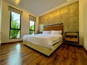 Family Quadruple Room, River View | Desk, laptop workspace, blackout drapes, iron/ironing board - Embun (Bandar Seri Begawan)