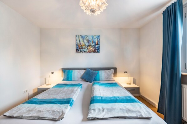 Iron/ironing board, WiFi, bed sheets