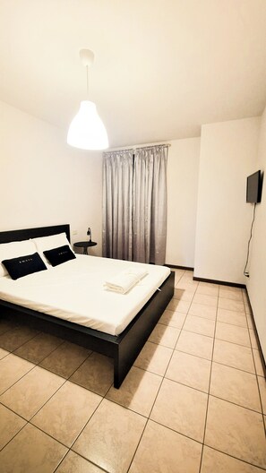 Free WiFi, bed sheets, wheelchair access