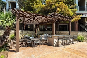 BBQ/picnic Area - The View at Westover Hill (San Antonio)