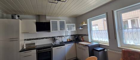 Microones, forn, placa de cuina i rentaplats