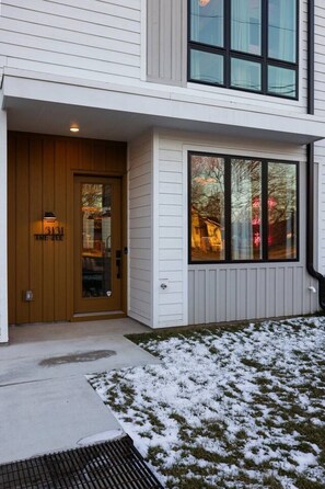 Exterior detail - The Zee (Nashville)