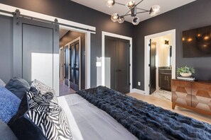 4 bedrooms, iron/ironing board, WiFi, bed sheets - The Jesse at Hydes Ferry (Nashville)