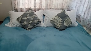 2 quartos, ferros/tábuas de passar roupa, Wi-Fi, roupa de cama