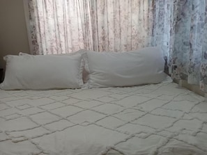 2 quartos, ferros/tábuas de passar roupa, Wi-Fi, roupa de cama