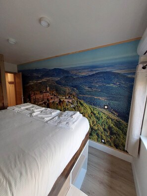 3 bedrooms, desk, iron/ironing board, WiFi