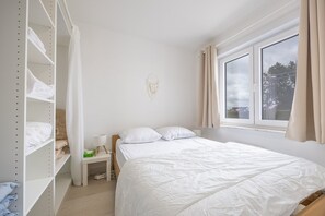 1 bedroom, iron/ironing board, Internet