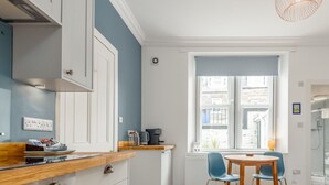 茶具/咖啡用具、冰箱、烤箱、厨具/餐具