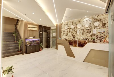 Hotel Armani-Free Airport Pickup Aur Drop