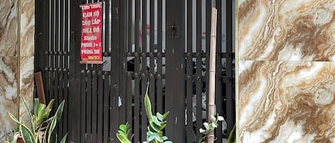 Entrada al alojamiento