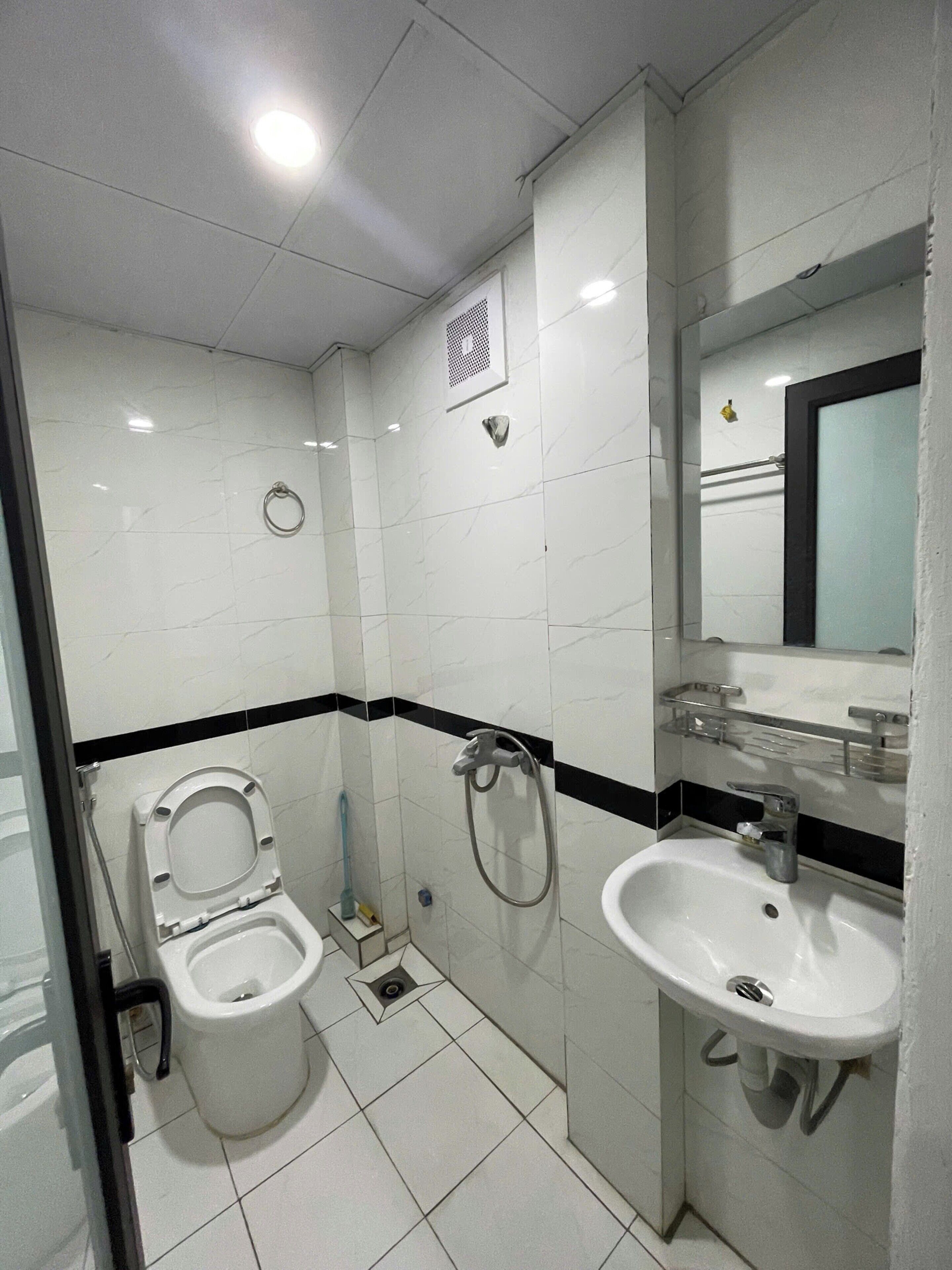 Shower, free toiletries, hair dryer, slippers