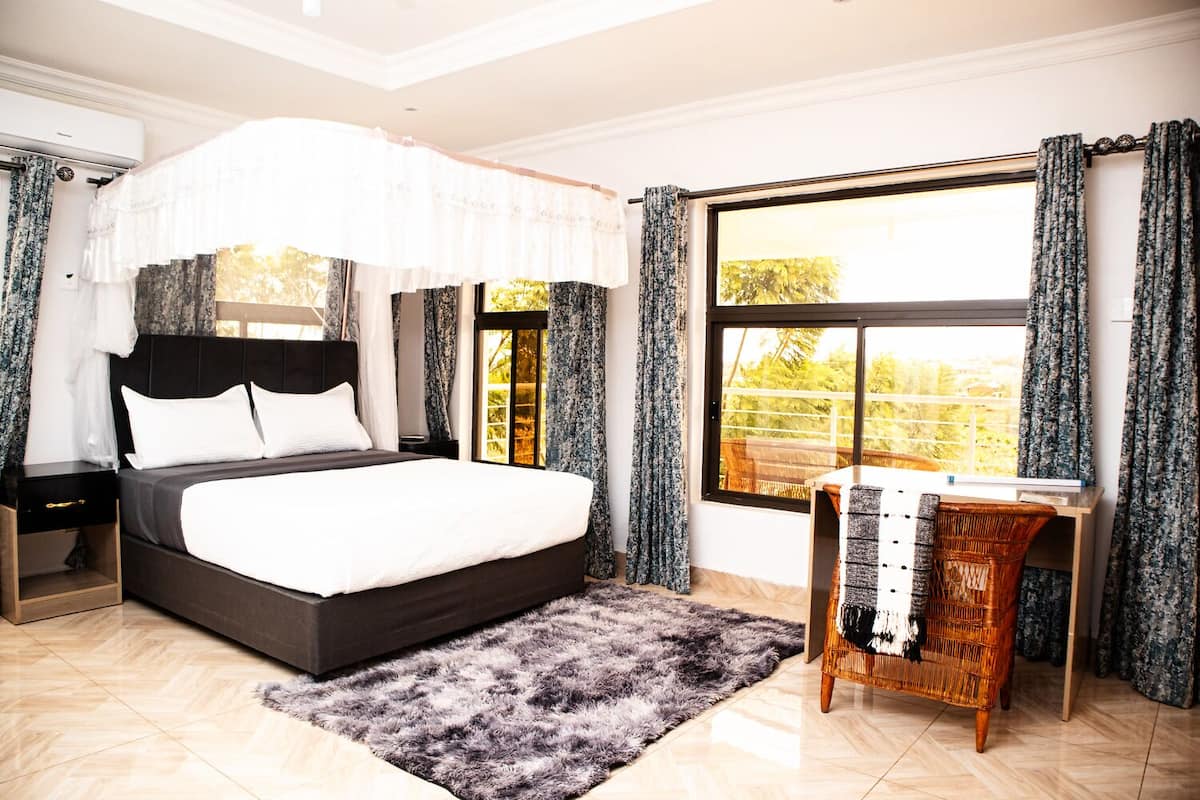 Deluxe Double Room, Balcony, Garden View | Seterika/papan seterika, Wi-fi percuma
