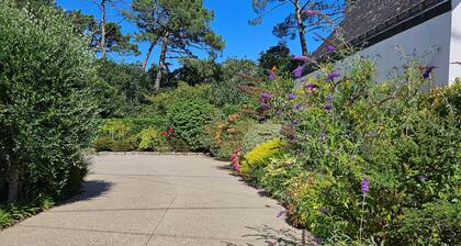 Guest Rooms 'La Trinité-sur-mer' with Private Terrace, Shared Garden and Wi-Fi