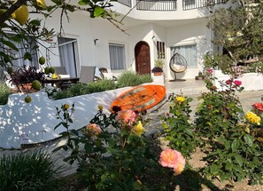 屋外ダイニングエリア