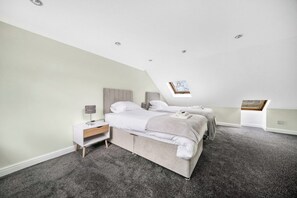 2 bedrooms, iron/ironing board, free WiFi - 2 Bed Flat Forest Gate E7 0EA · Saved 10% | WiFi | Parking | Sleeps 6 (Greater London)