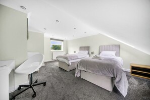 Spa - 2 Bed Flat Forest Gate E7 0EA · Saved 10% | WiFi | Parking | Sleeps 6 (Greater London)