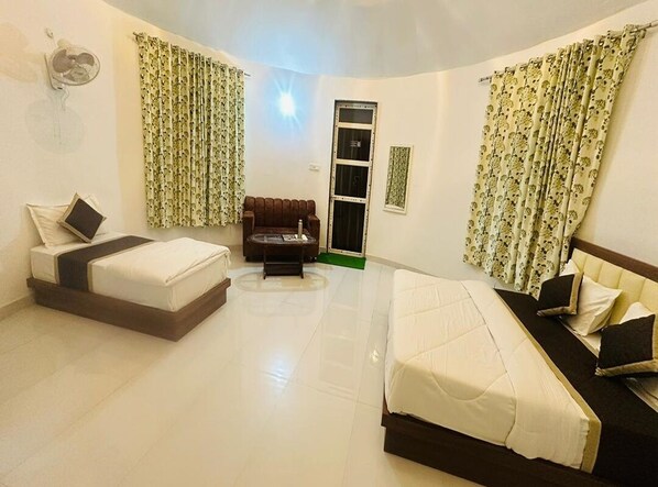 Deluxe Triple Room | Free WiFi, bed sheets - Shyam Resort (Danta Ramgarh)