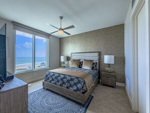 3 bedrooms, desk, iron/ironing board, travel crib