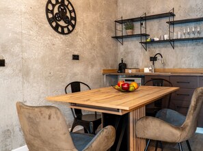 Deluxe Apartment, Balcony, Mountain View | In-room dining - MoHost Silver D - Luxury Apartment (Brașov)