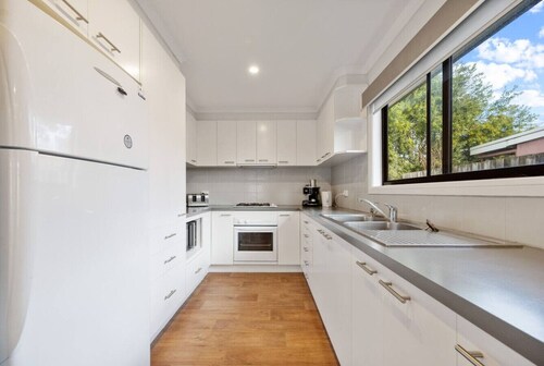 Inverloch Dual Retreat  | Spa Bath | 400m to Beach