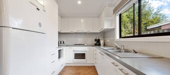 Inverloch Dual Retreat  | Spa Bath | 400m to Beach