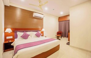 Deluxe Double Room | Living area