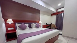 Deluxe Double Room | Living area