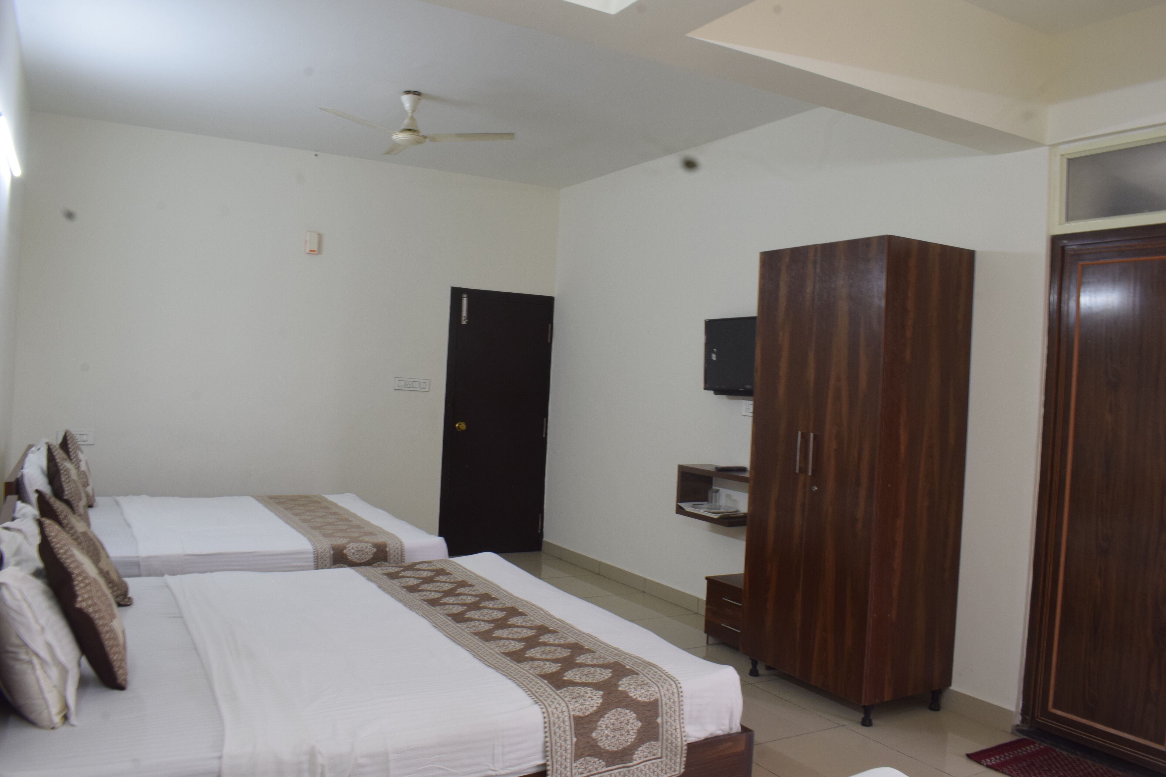 Family Room, City View | Free WiFi