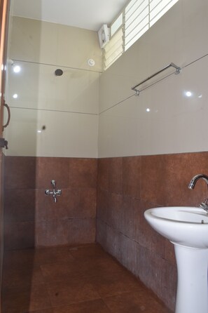 Family Room, City View | Bathroom - Sri Darshini Comfort  (Mysuru)