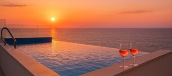 SeaRock Suites