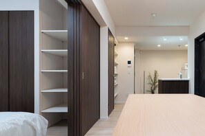 Living area - LAKU HOTEL ASAKUSA (Tokyo)