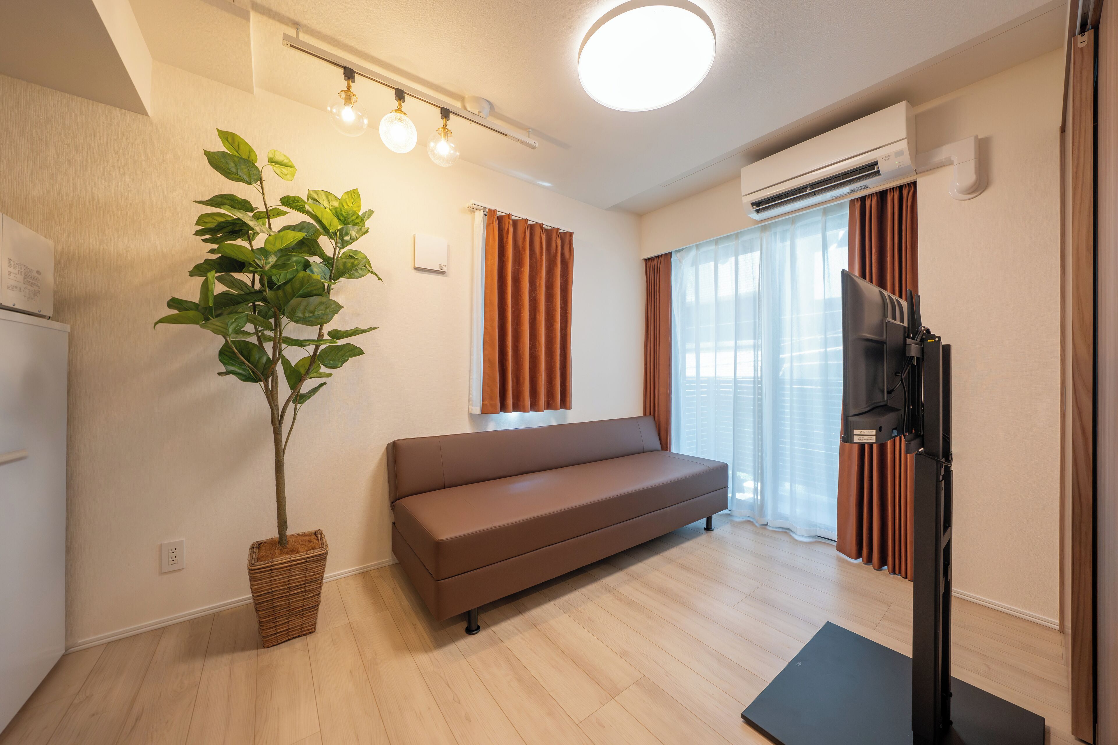 0-inch flat-screen TV with cable channels