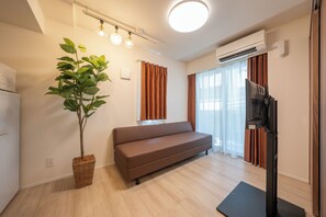 0-inch flat-screen TV with cable channels