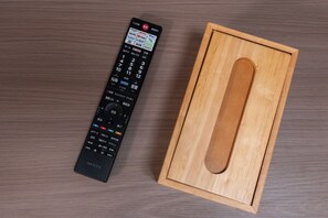 Room | Living area | 0-inch flat-screen TV with cable channels - LAKU HOTEL ASAKUSA (Tokyo)