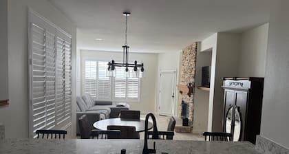 2-bedroom condo in the Sierra Del Oro neighborhood in Corona, CA with AC, WiFi.